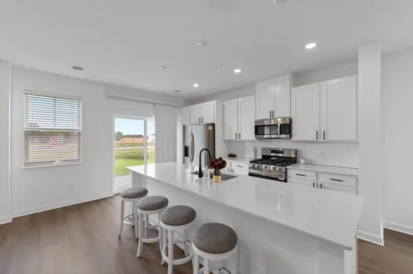 985 Annagaire Curv, Rosemount, MN 55068