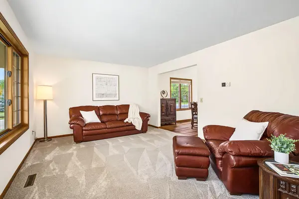 16205 Logarto LN, Lakeville, MN 55044
