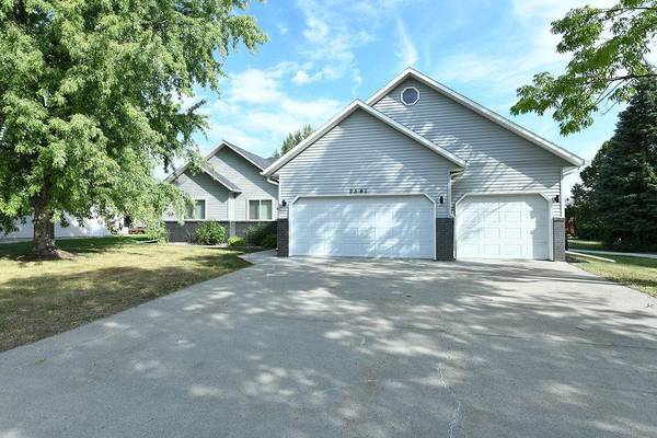 2541 S 26th AVE S, Fargo, ND 58103