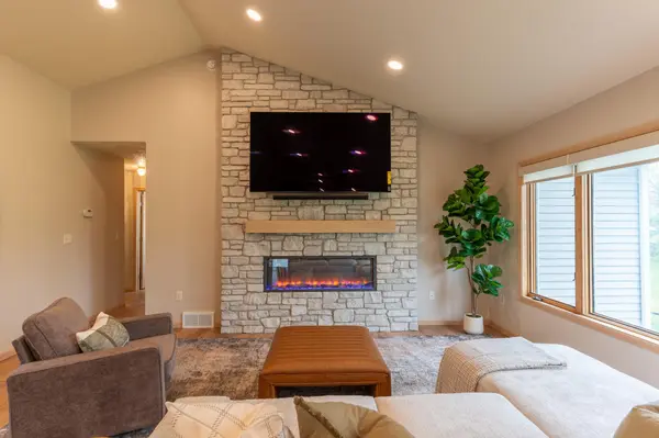 2541 S 26th AVE S, Fargo, ND 58103