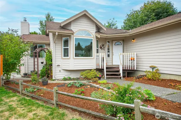 6151 Unrein DR SE, Ferndale, WA 98248