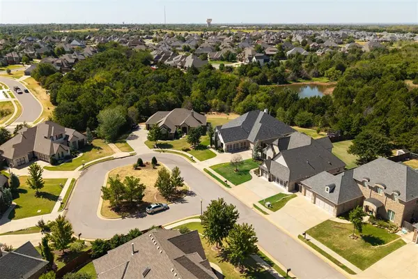 5317 Gateway Bridge CT, Edmond, OK 73034