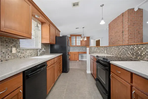 7805 NW 20th ST, Bethany, OK 73008