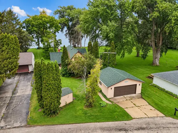N8629 SHADY DR, Fond Du Lac, WI 54937