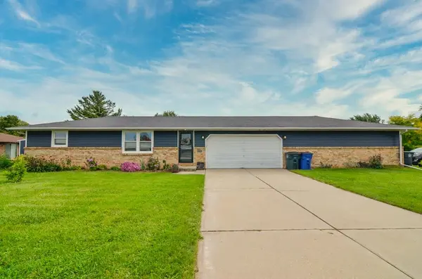 2713 PACKERLAND DR, Green Bay, WI 54313-6109