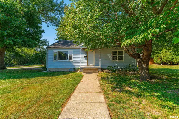 721 S STATE ST, Lincoln, IL 62656