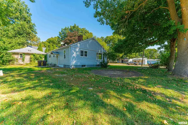 721 S STATE ST, Lincoln, IL 62656