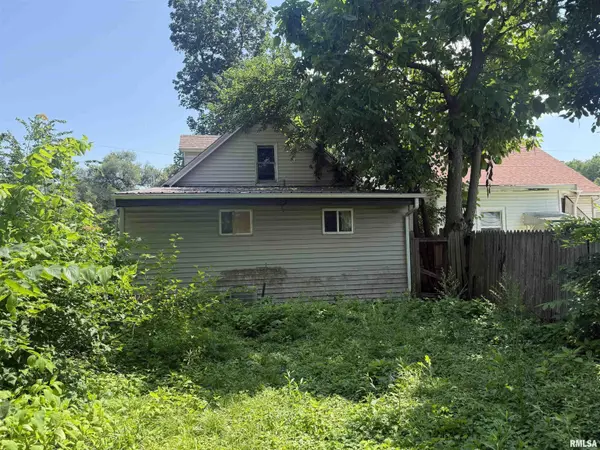 907 E VIRGINIA AVE, Peoria, IL 61603