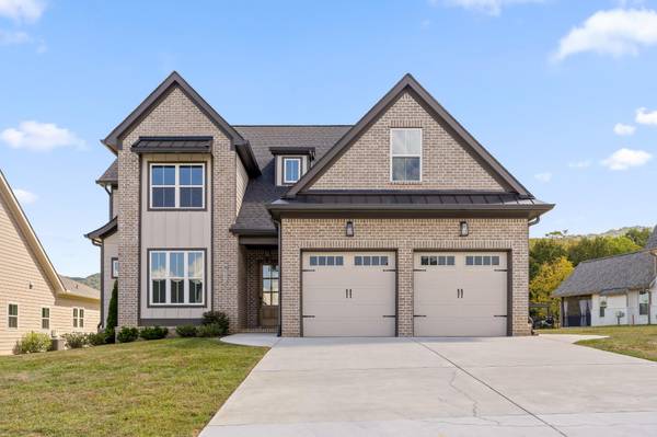 8112 Sir Oliphant Way, Ooltewah, TN 37363