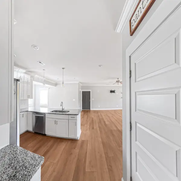 2107 Double Branch Rd, Columbia, TN 38401