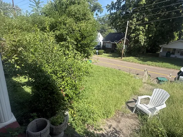 266 W Forest Ave, Jackson, TN 38301