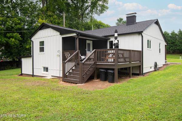 1009 Mabry Hood Rd, Knoxville, TN 37932