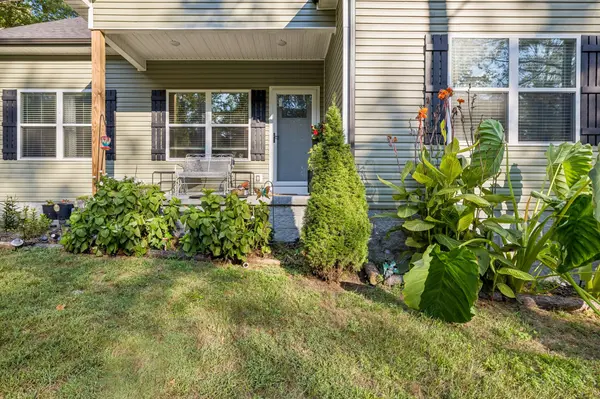 101 Cordle Ct, Charlotte, TN 37036