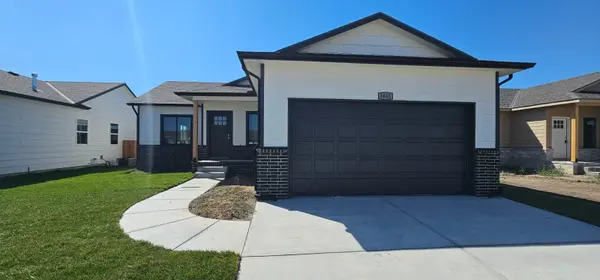 5043 N Toben Dr, Bel Aire, KS 67226