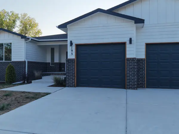 195 S Arbor Valley Way, Valley Center, KS 67147