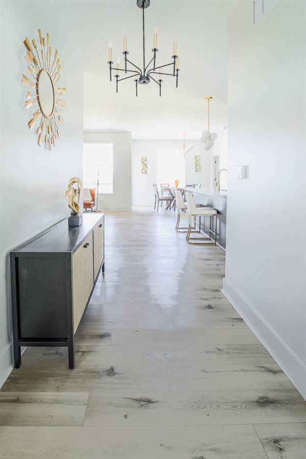 195 S Arbor Valley Way, Valley Center, KS 67147
