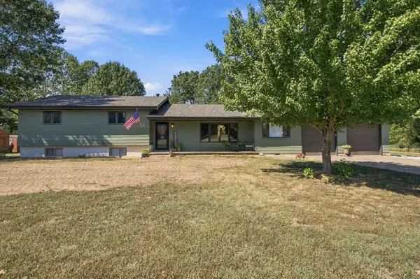 1119 Terrace DR, Aurora, MO 65605
