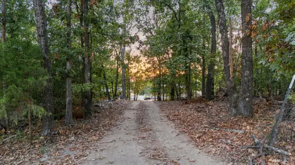 7942 County Road 2770, West Plains, MO 65775