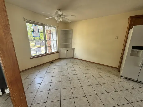 114 Canon AVE, Clever, MO 65631