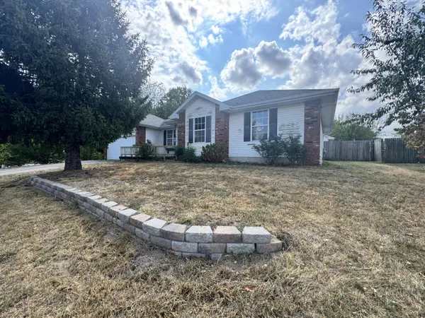 114 Canon AVE, Clever, MO 65631