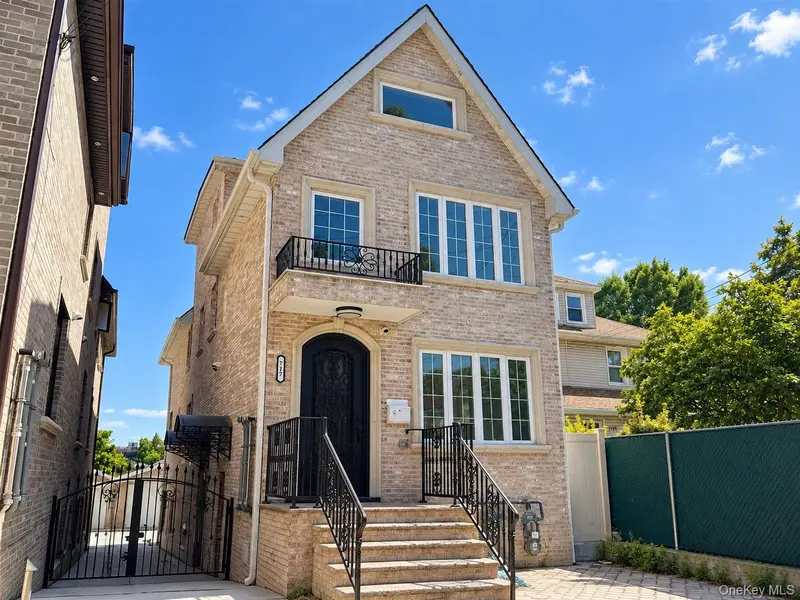 7-17 college PL, College Point, NY 11356