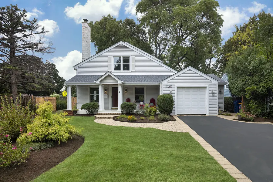 1196 Cedar LN, Northbrook, IL 60062