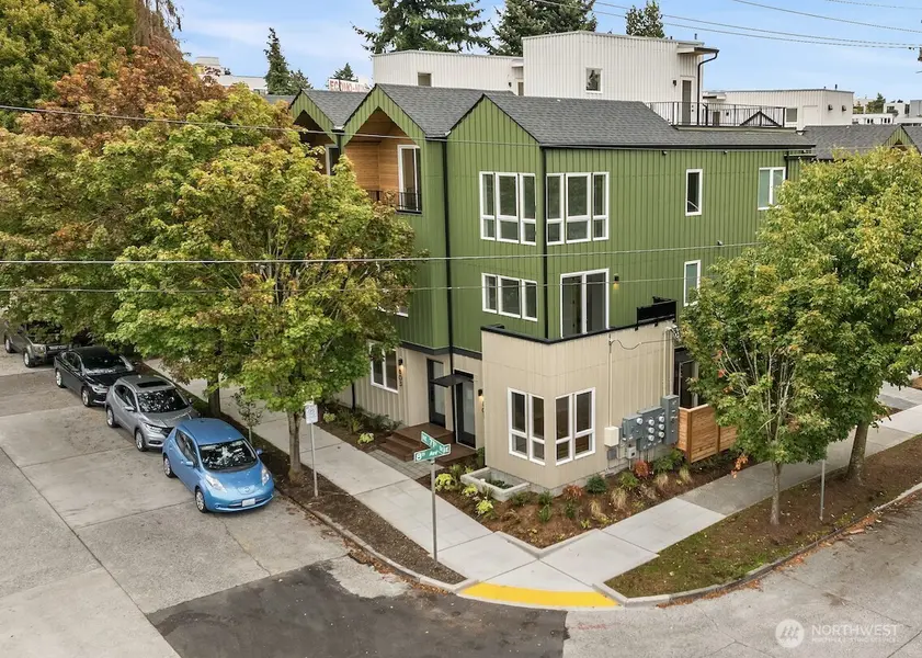 805 NE 71st ST, Seattle, WA 98115