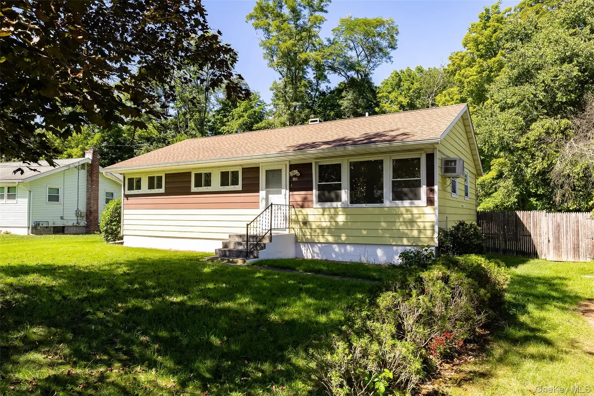 13 Toomey DR, Poughkeepsie, NY 12603
