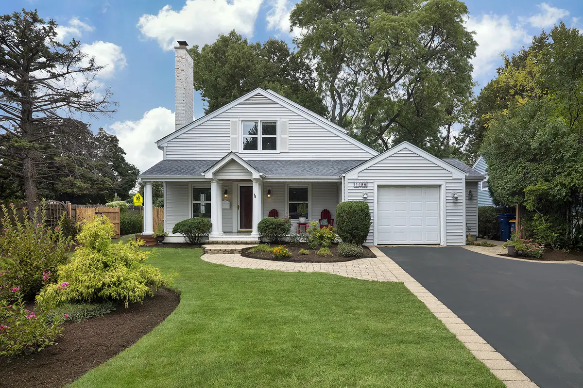 1196 Cedar LN, Northbrook, IL 60062