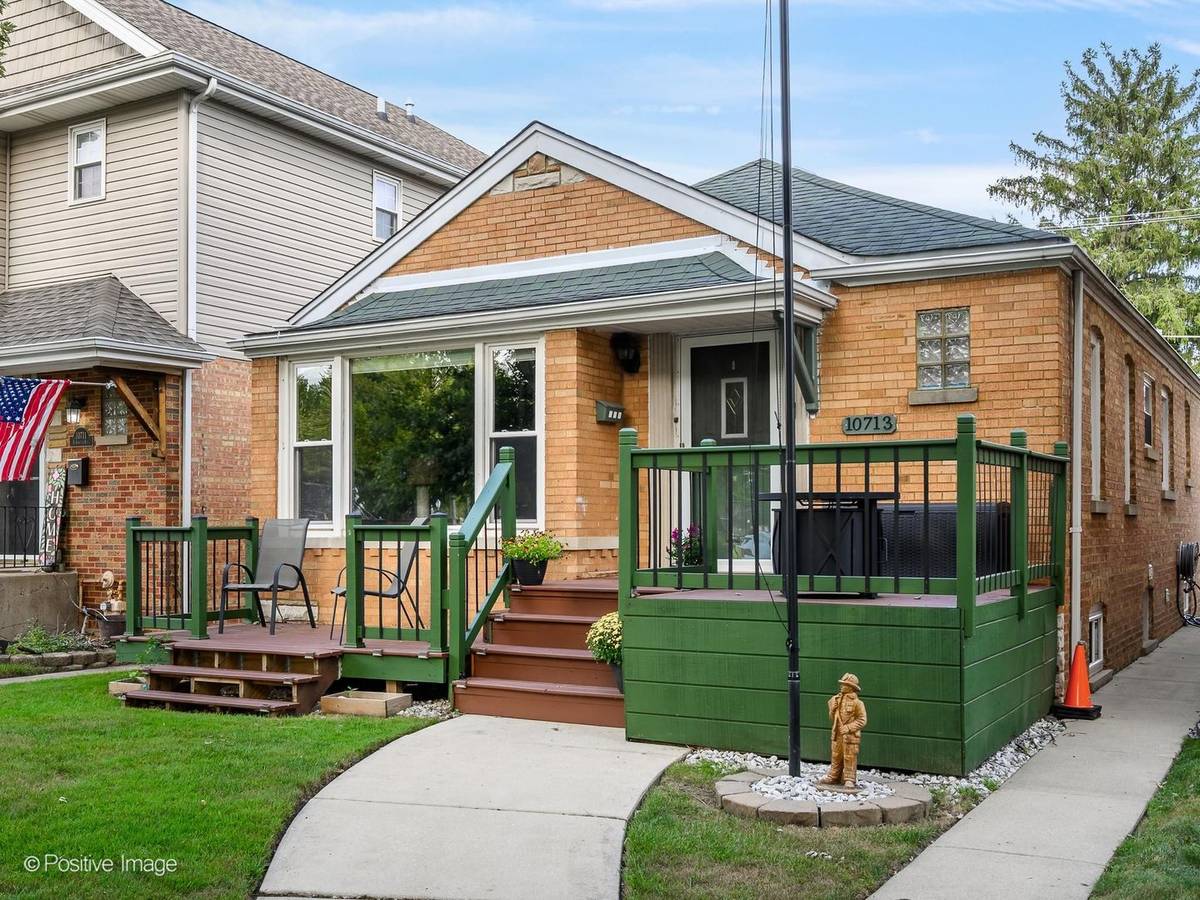 10713 S Sawyer AVE, Chicago, IL 60655