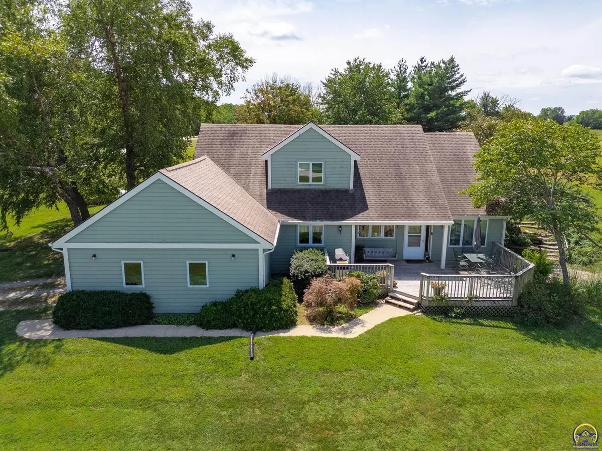 995 E 1549 RD, Lawrence, KS 66046