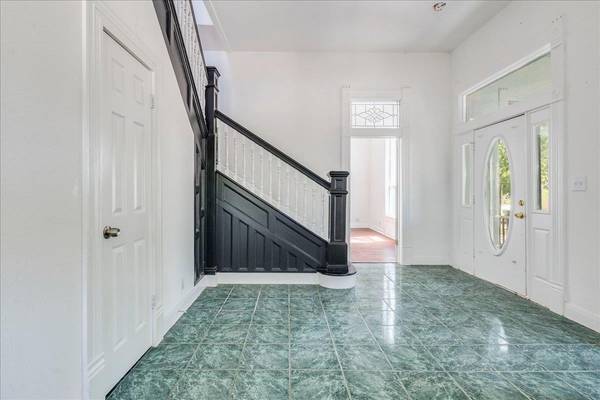 302 N Fm 1660 HWY, Hutto, TX 78634