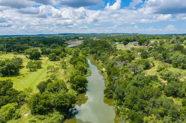 341 River View RD, Fredericksburg, TX 78624