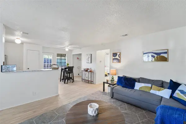823 Taulbee LN #A, Austin, TX 78757