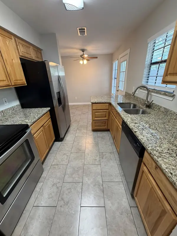 404 West ST #D, Hutto, TX 78634