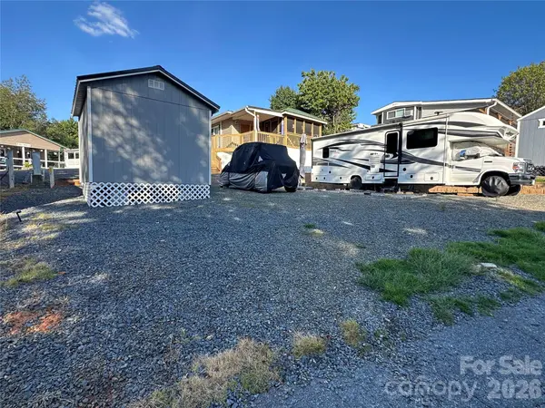 207 Badin View RD, New London, NC 28127