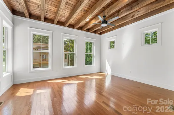 114 Walker ST, Morganton, NC 28655