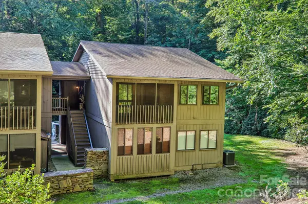 53 Lake DR #03, Laurel Park, NC 28739
