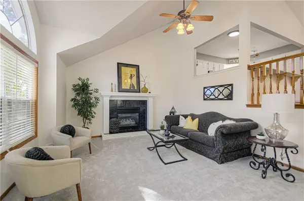 18412 W 163RD ST, Olathe, KS 66062