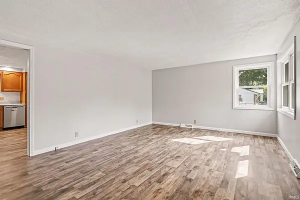 112 Shamrock ST, Walkerton, IN 46574