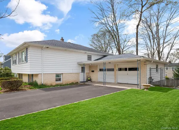 11 Willow DR, Suffern, NY 10901