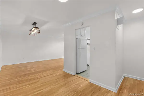 1 Oakridge Place #4L, Eastchester, NY 10709