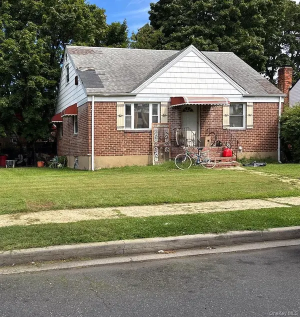 89 Chase ST, Hempstead, NY 11550