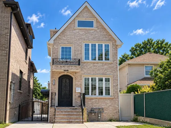 7-17 college PL, College Point, NY 11356