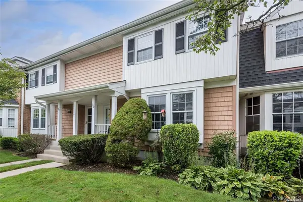 102 Glen WAY, Syosset, NY 11791