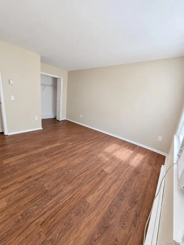 11 Creekview CT, Wappingers Falls, NY 12590