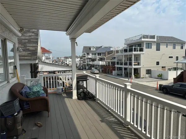 31 Illinois AVE #Lower, Long Beach, NY 11561