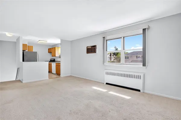27003 82nd AVE #2b, New Hyde Park, NY 11530