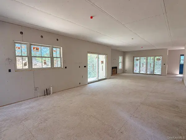 39 Barnes LN, Chappaqua, NY 10514