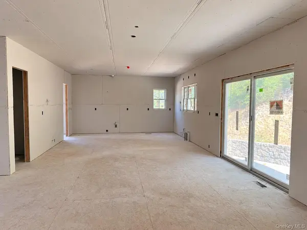 39 Barnes LN, Chappaqua, NY 10514